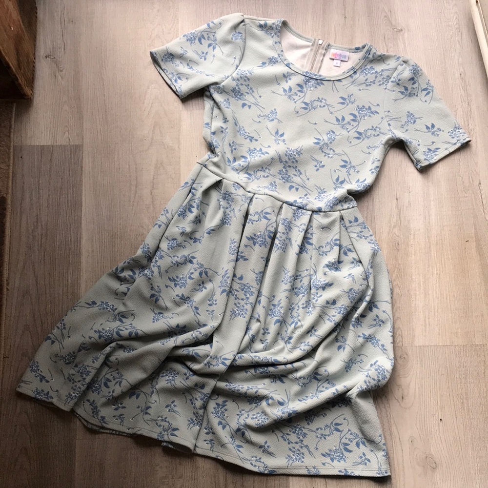 Lularoe Amelia size Small blue with floral pattern